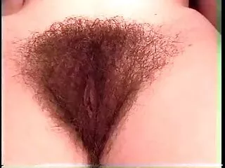 Dopo aver leccato l'anale della bionda sessuale e aver sesso anale gratis video oliato così, il tipo entra con il suo cazzo grasso. Strappando la bionda al massimo, corre violentemente nella sua bocca. La bellezza non rifiuta tale tesi e ingoia tutto lo sperma.