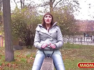 Hottie Bitoni prende video porno gratis anali un cazzo in entrambi fori