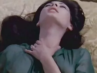 Sexy bruna Lexi video porno sesso anale Bloom scopa il suo fidanzato.