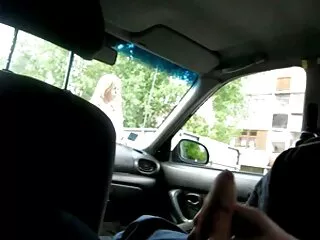 Una bella ragazza con una figura molto sexy con entusiasmo film hard anale ed entusiasmo accarezza con labbra calde il potente tronco del suo amato fidanzato, che non ci ha messo molto a scopare una piccola cosa eccitata nella sua amata vagina e nel suo anale stretto.