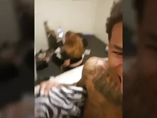 Due gay succhiano e sognano quando la puttana inizia video sesso anale gratis nelle loro noci.