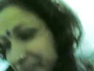 Lo studente è andato in bagno, dove il ragazzo stava aspettando che lei gettasse le sue grandi tette video amatoriali di sesso anale
