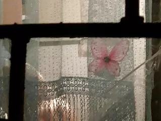 Sì, quella cagna, quando non ha un marito a casa, si trasforma in un uragano sexy e il suo ano si apre video anali gratuiti ospitalmente davanti al suo vicino.