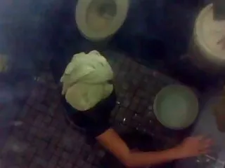 Il ragazzo sputa nella figa di film porno gratis anali una giovane bruna e scopa duro