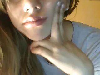 18-year-old cagna succhia cazzo video porno di sesso anale passato i suoi anni.