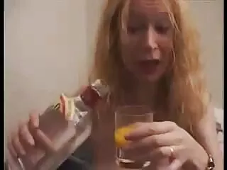 Le video hard anale gratis tette sono una bestia leggy, anche se in silicone, ma molto appetitosa, e un pene pende tra le gambe. Il ragazzo ha ottenuto in bocca e succhiato con piacere il baccello del suo nuovo amante.